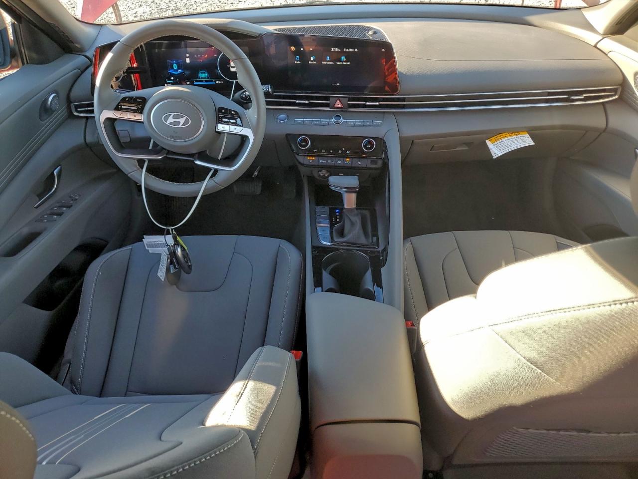 2025 HYUNDAI ELANTRA SEL photo 15