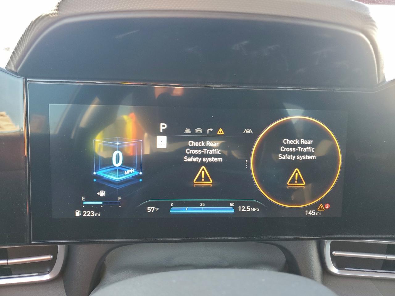 2025 HYUNDAI ELANTRA SEL photo 17