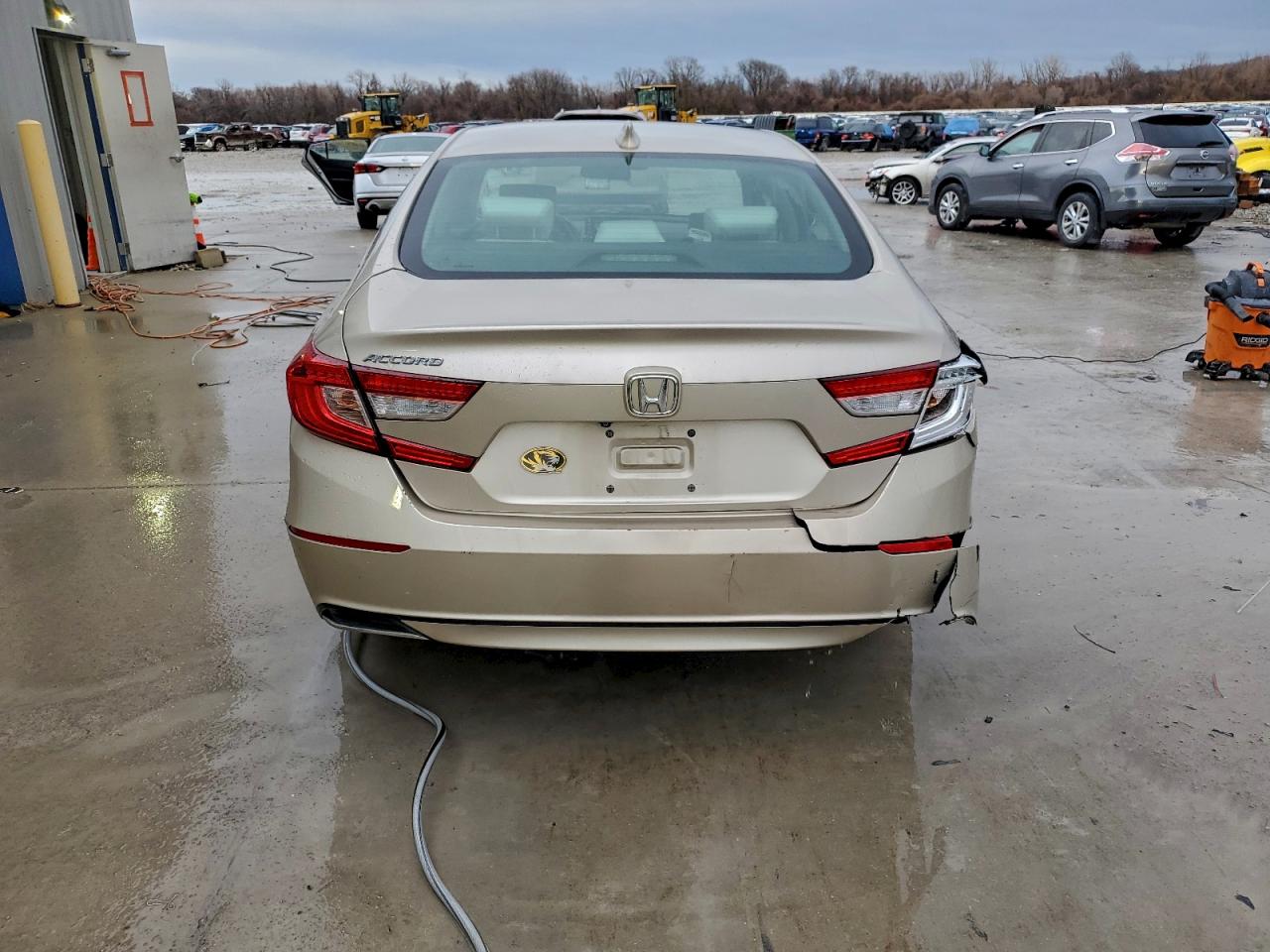 2018 HONDA ACCORD EX photo 16