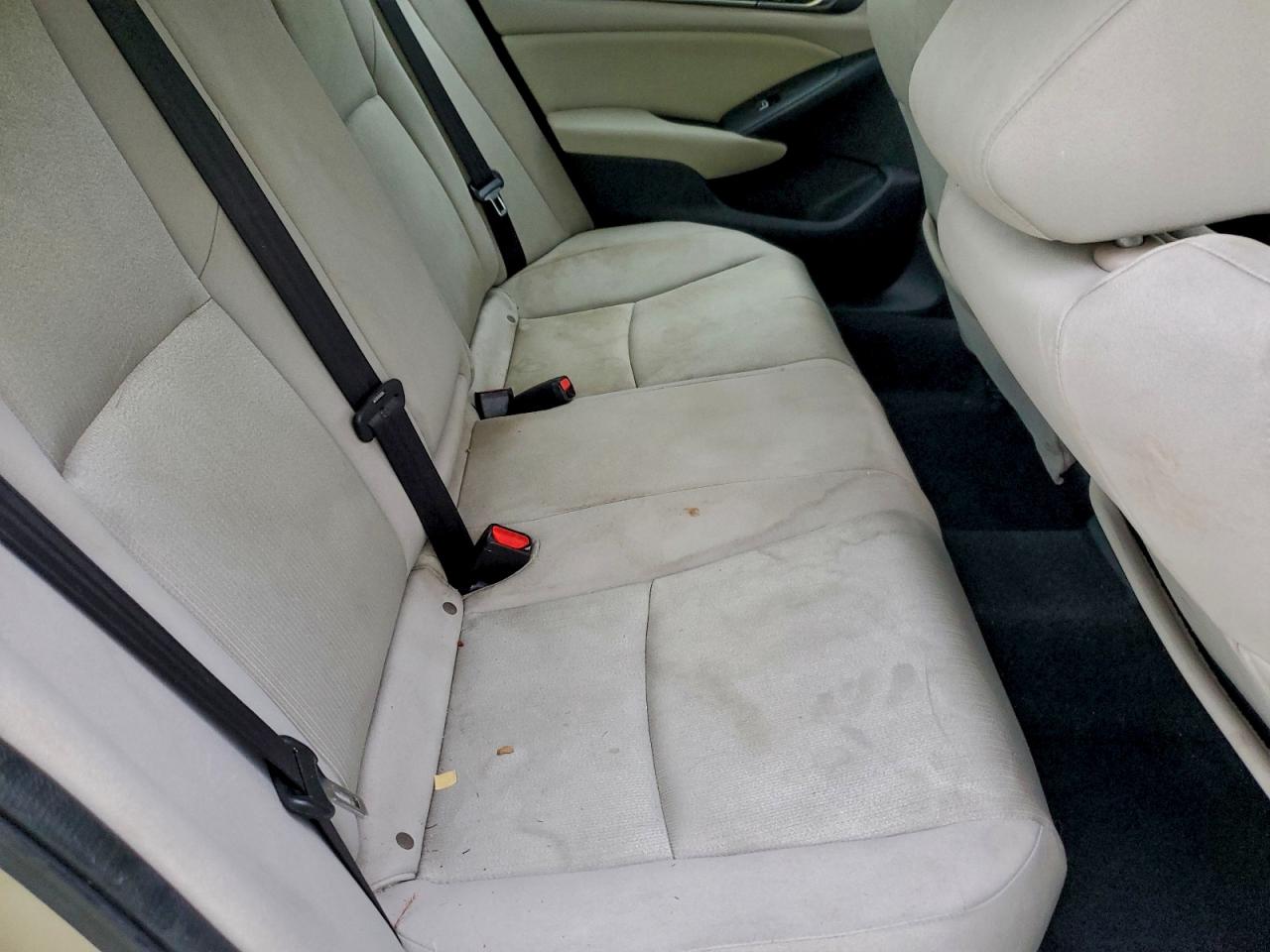 2018 HONDA ACCORD EX photo 28