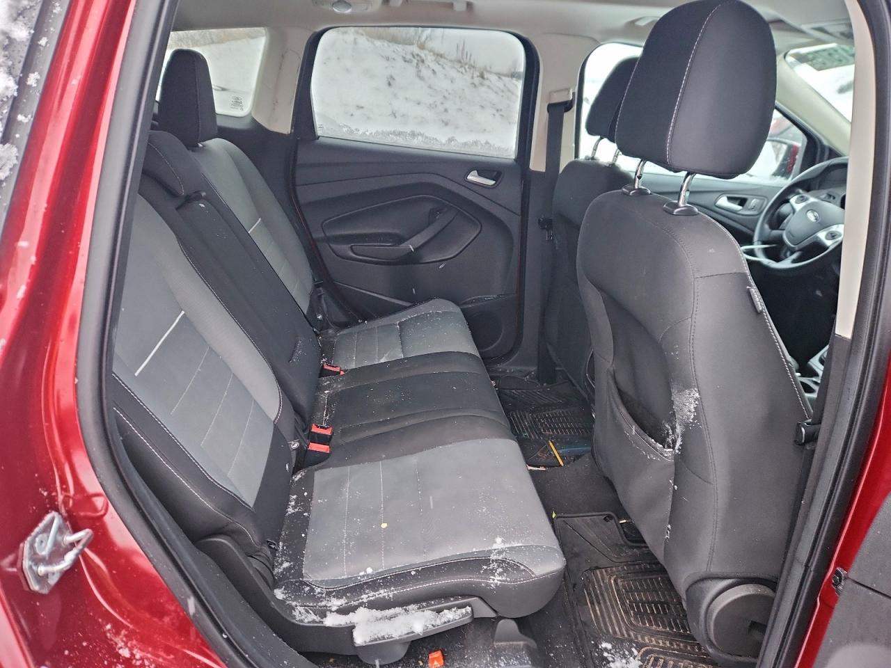 2015 FORD ESCAPE SE photo 19
