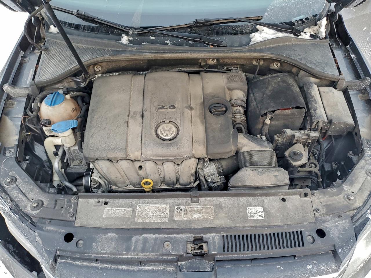 2014 VOLKSWAGEN PASSAT S photo 11