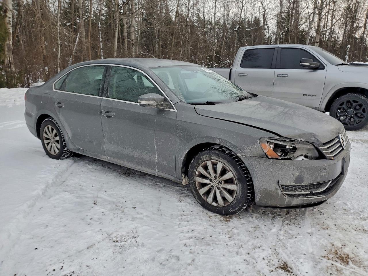 2014 VOLKSWAGEN PASSAT S photo 4