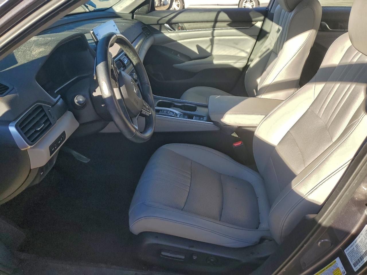 2020 HONDA ACCORD TOURING HYBRID photo 19