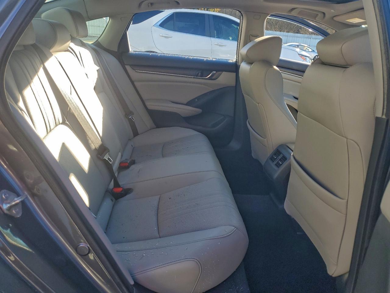 2020 HONDA ACCORD TOURING HYBRID photo 28
