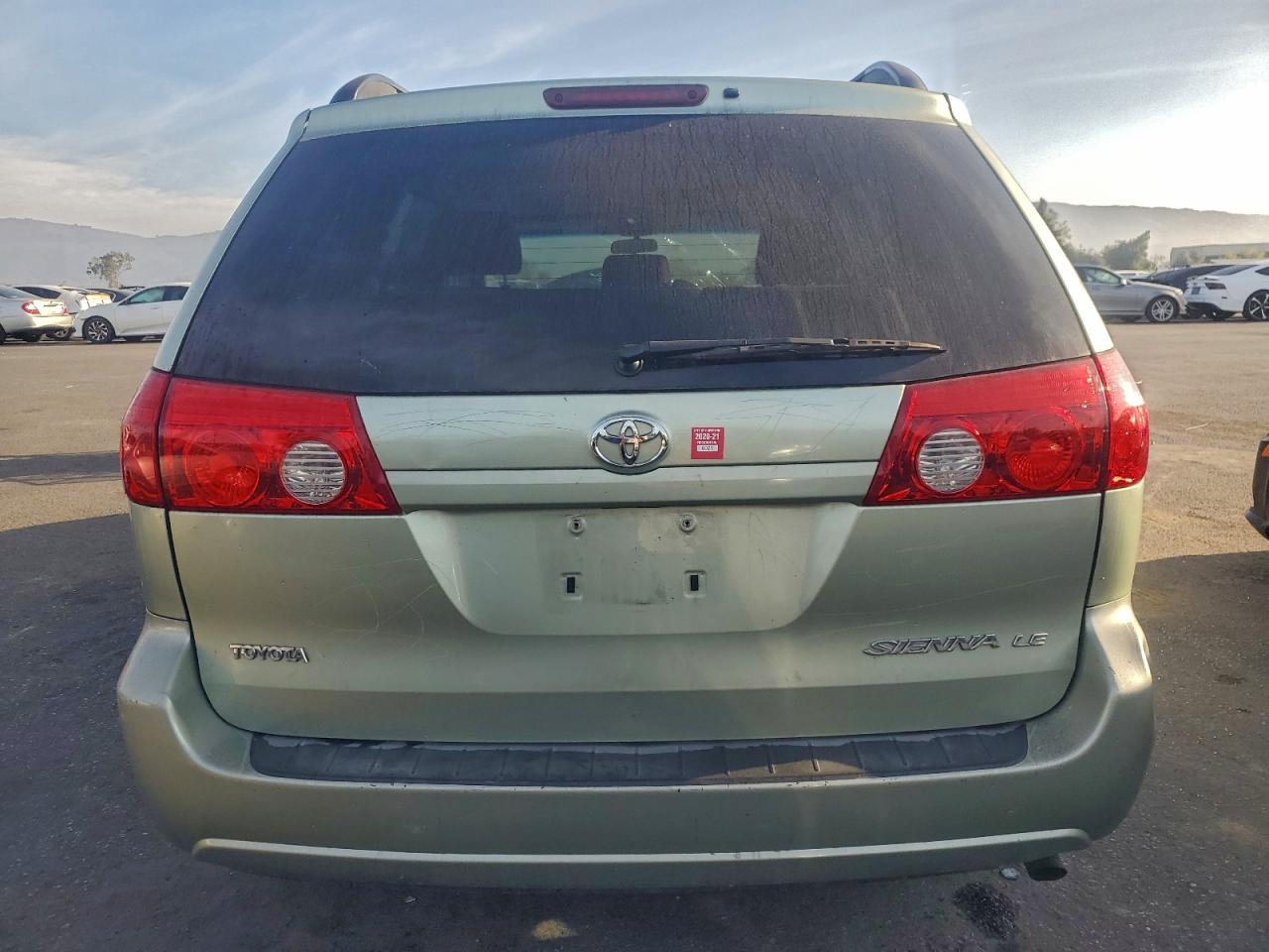 2007 TOYOTA SIENNA CE photo 11