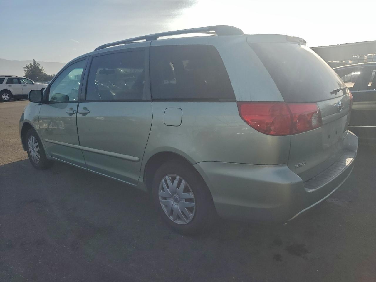 2007 TOYOTA SIENNA CE photo 3
