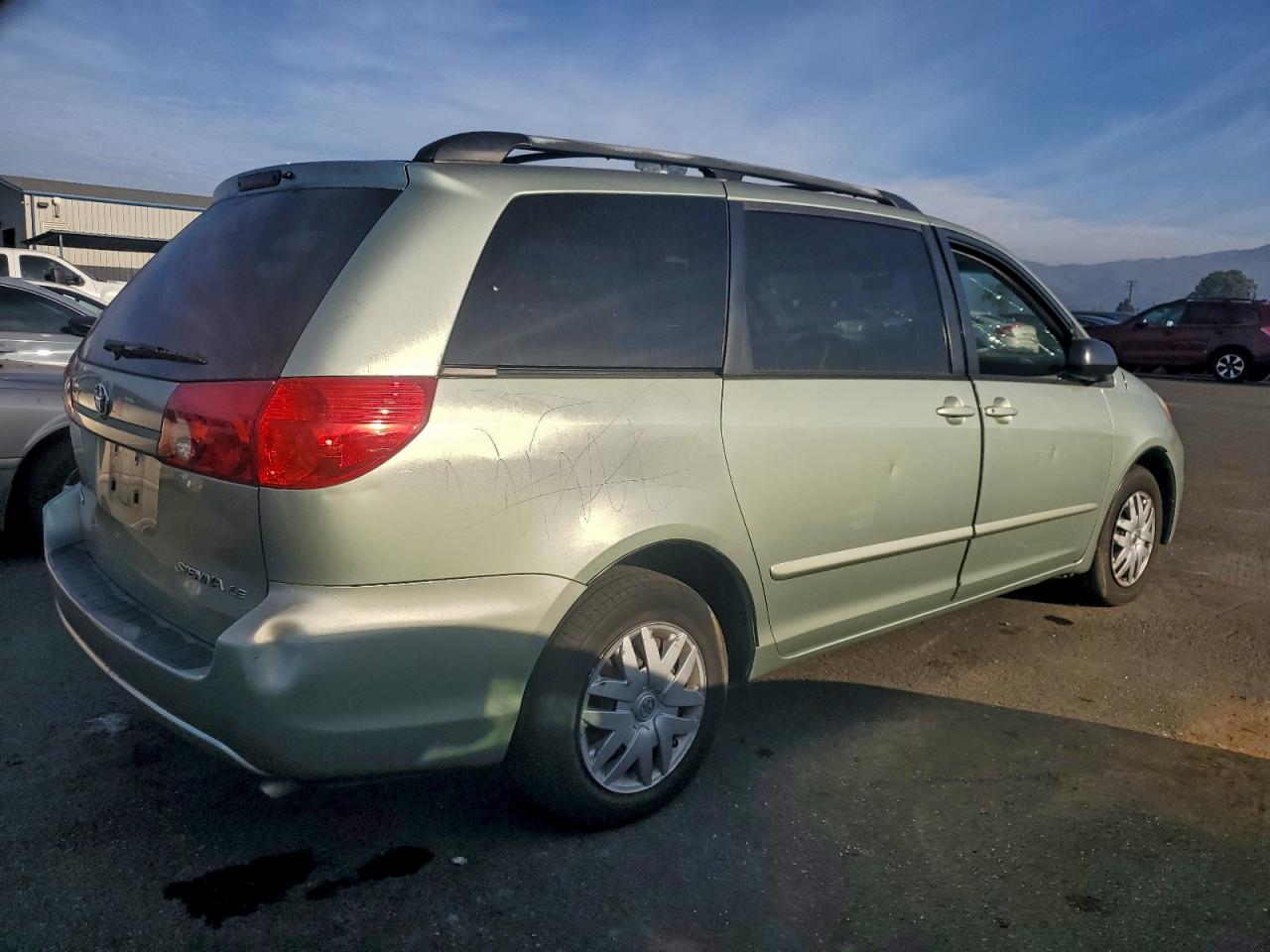 2007 TOYOTA SIENNA CE photo 5