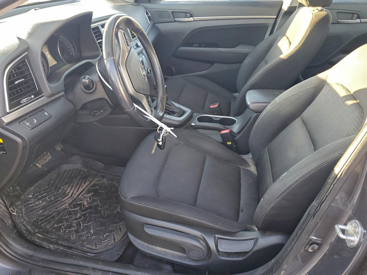 2017 HYUNDAI ELANTRA SE photo 7