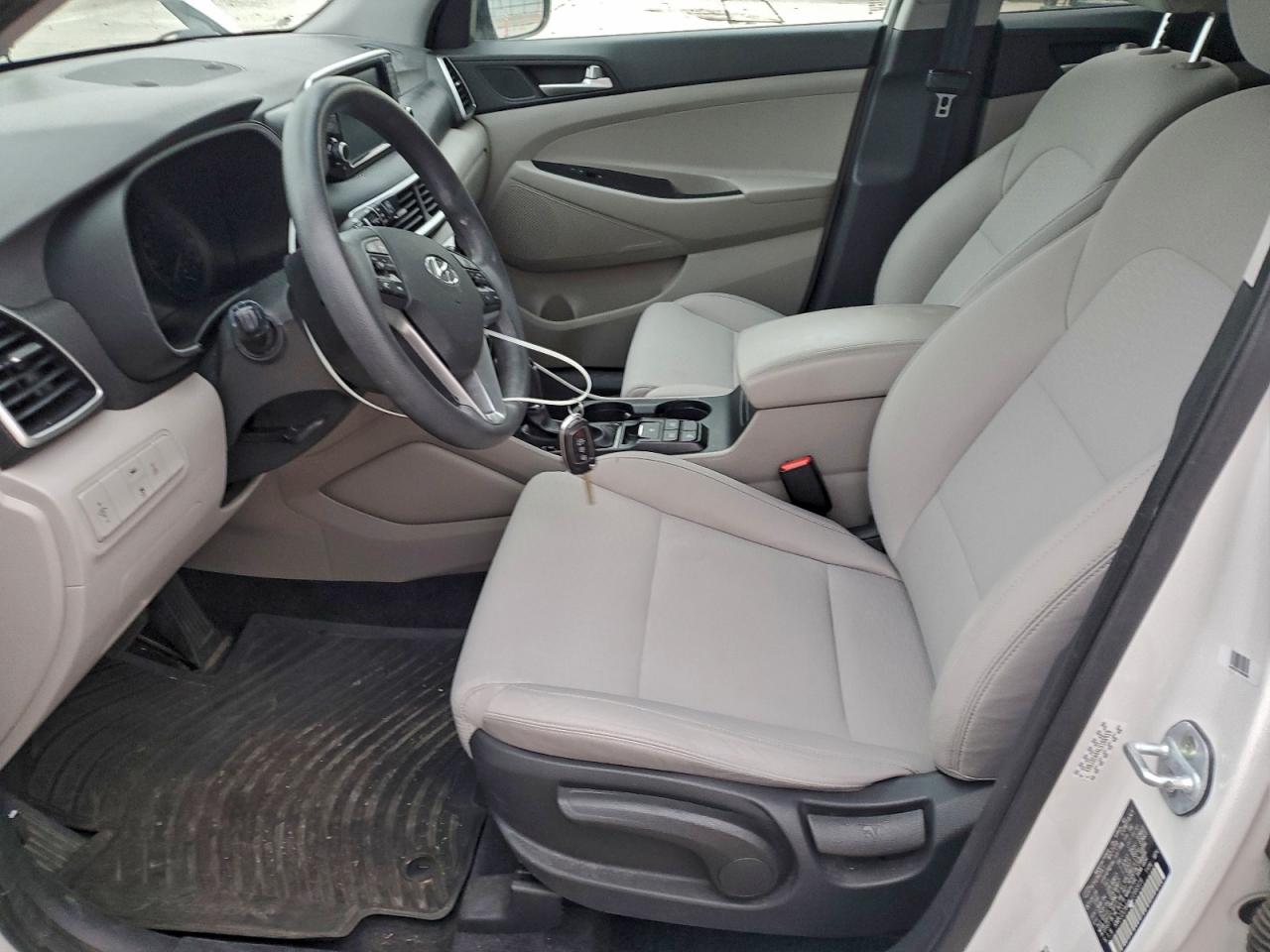 2020 HYUNDAI TUCSON SE photo 13