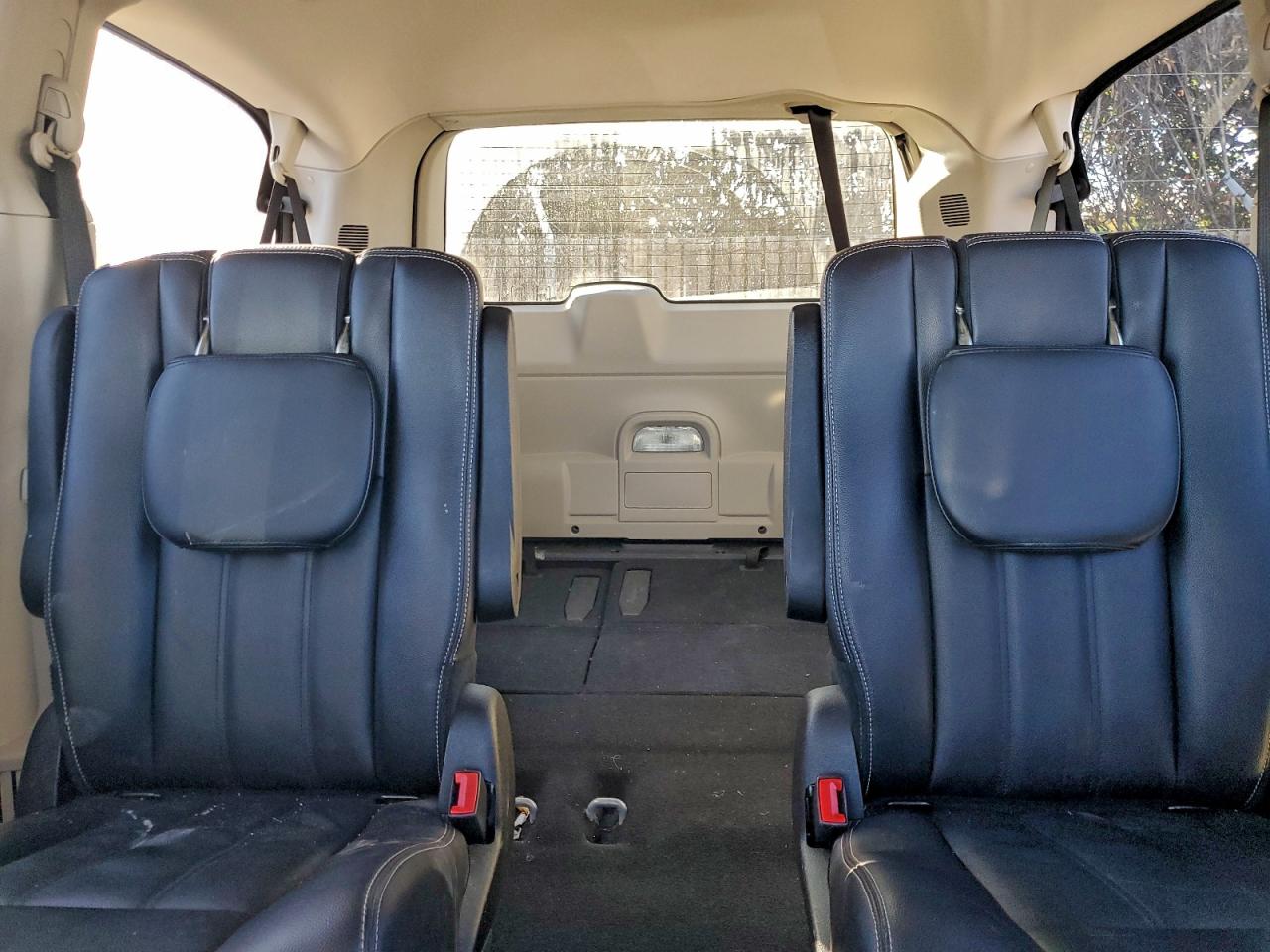 2013 CHRYSLER TOWN & COUNTRY TOURING photo 19