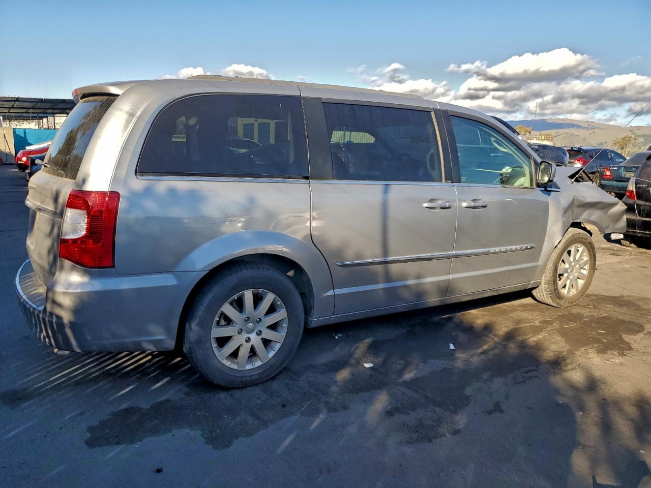 2013 CHRYSLER TOWN & COUNTRY TOURING photo 5