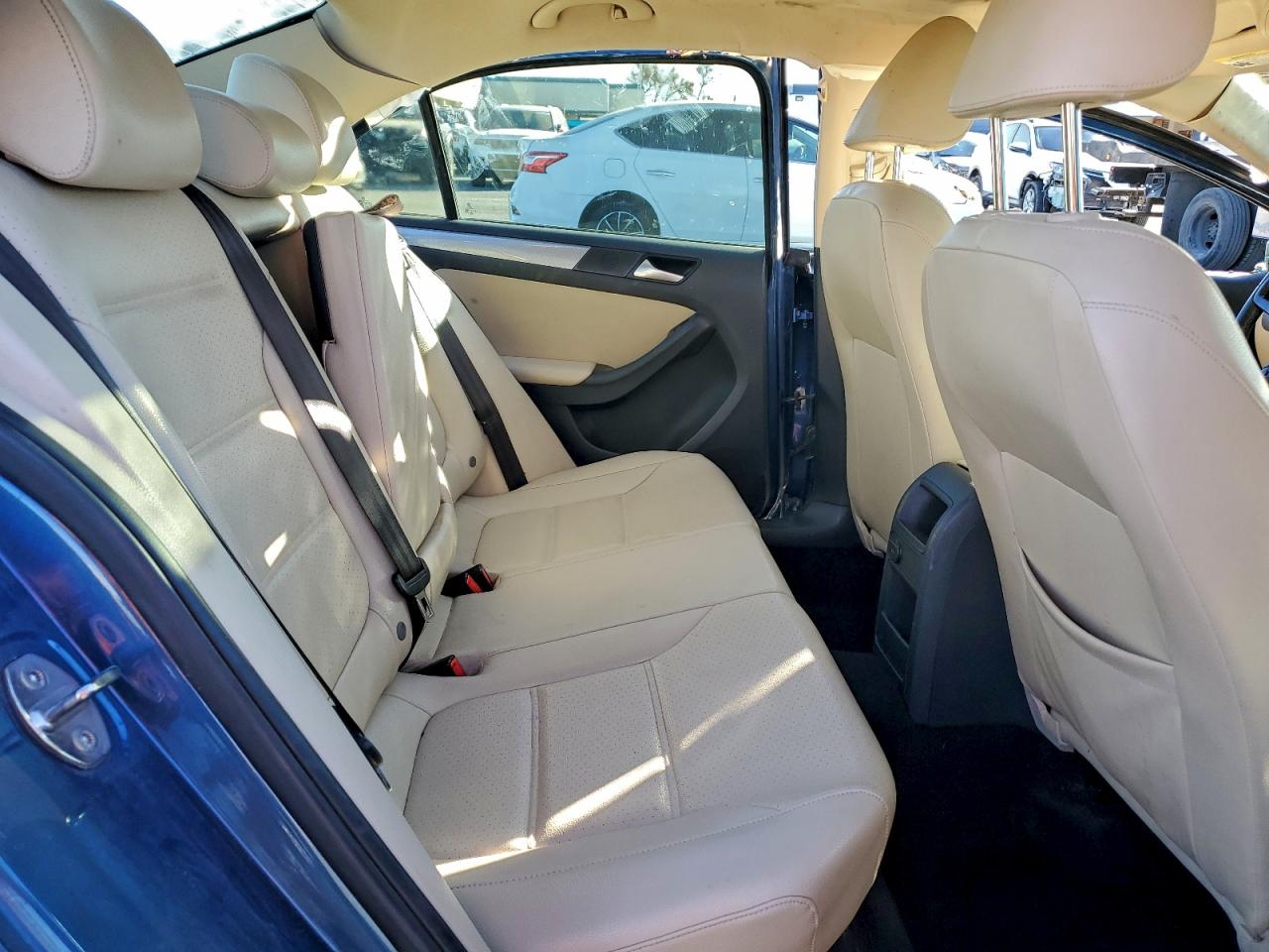 2017 VOLKSWAGEN JETTA SE photo 28