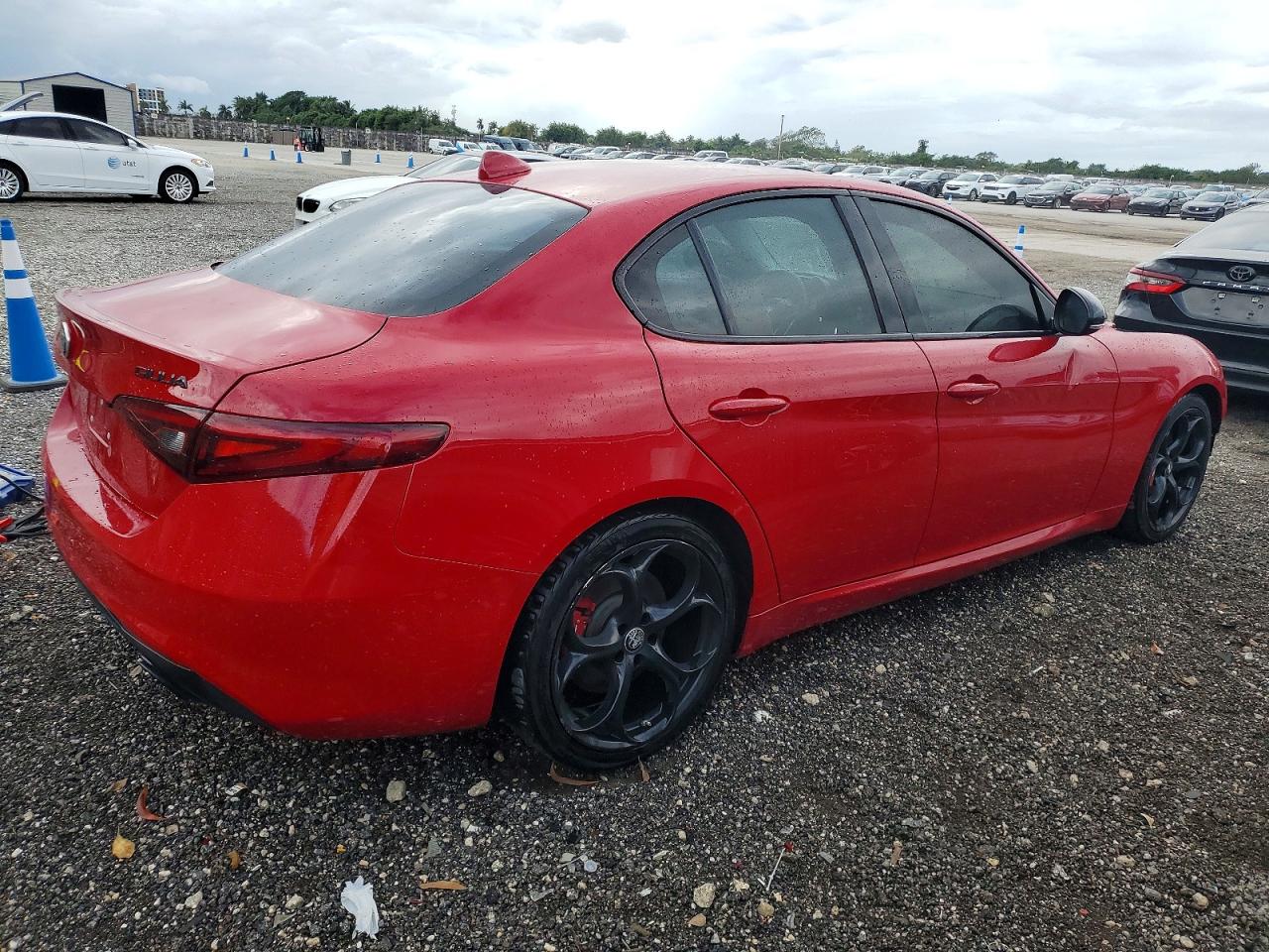 2019 ALFA ROMEO GIULIA TI photo 9
