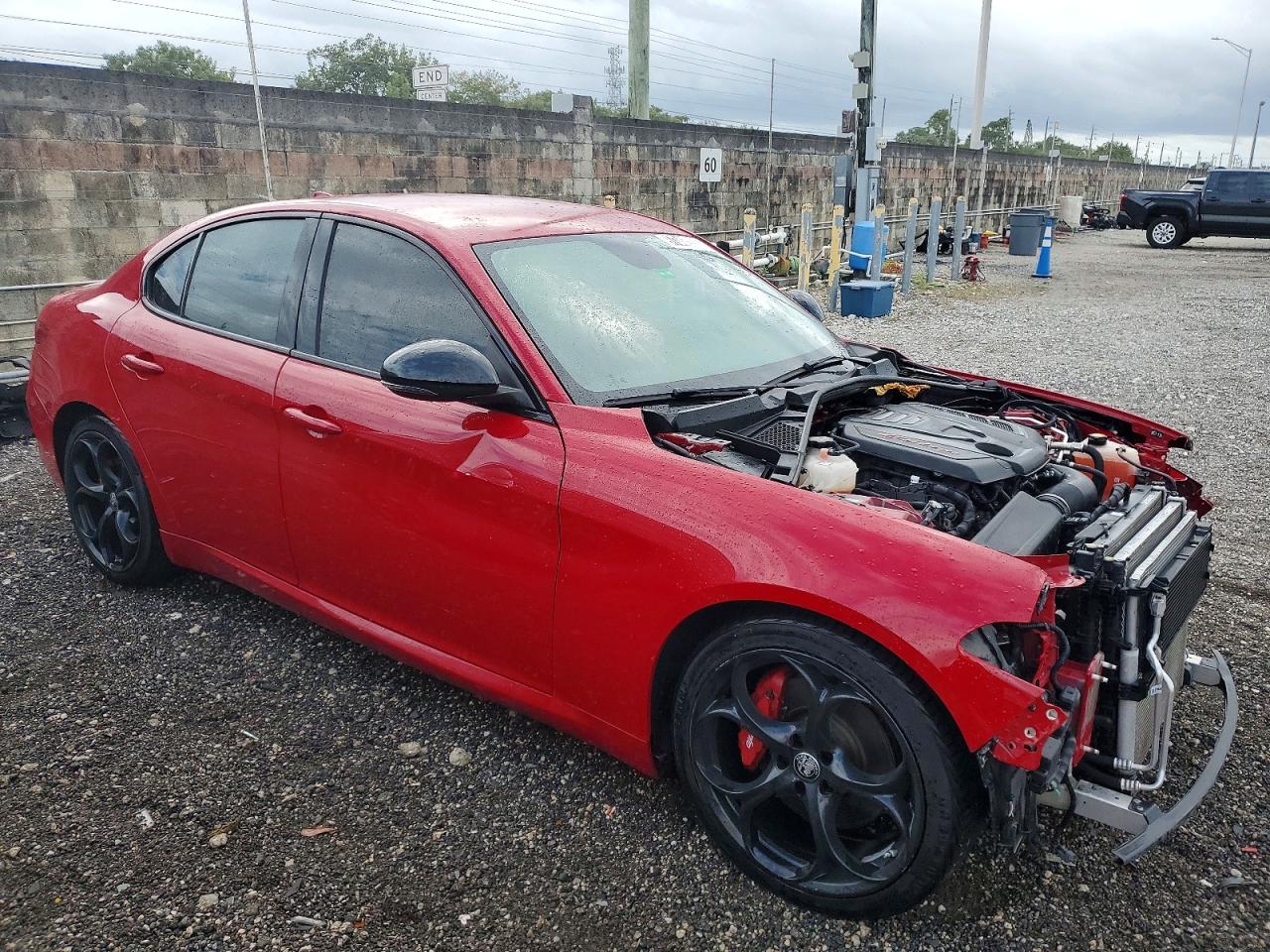 2019 ALFA ROMEO GIULIA TI photo 13