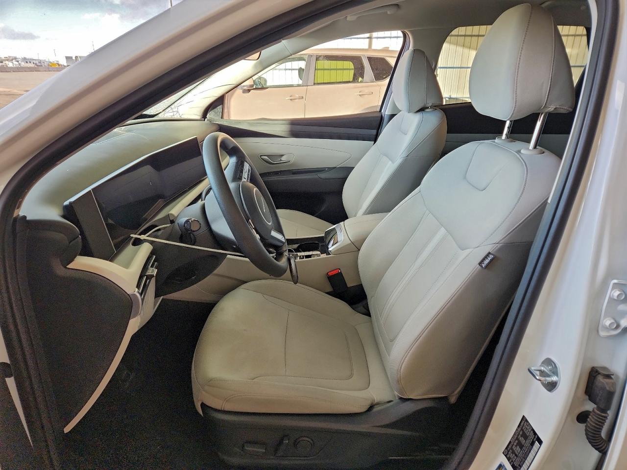 2025 HYUNDAI TUCSON SEL photo 19