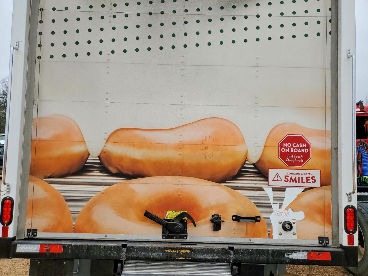 2024 GMC SAVANA BOX TRUCK photo 10