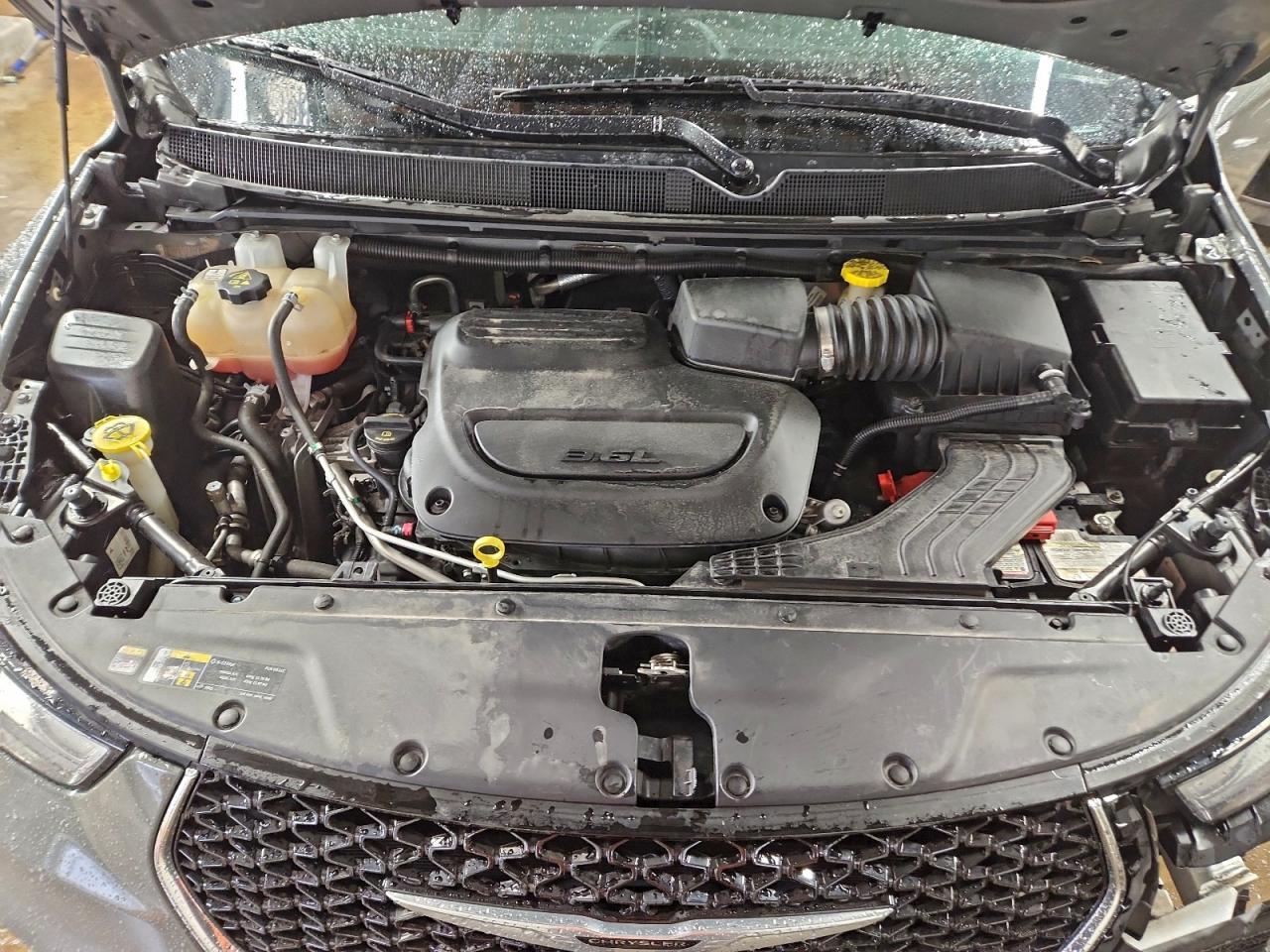 2023 CHRYSLER PACIFICA TOURING L photo 34