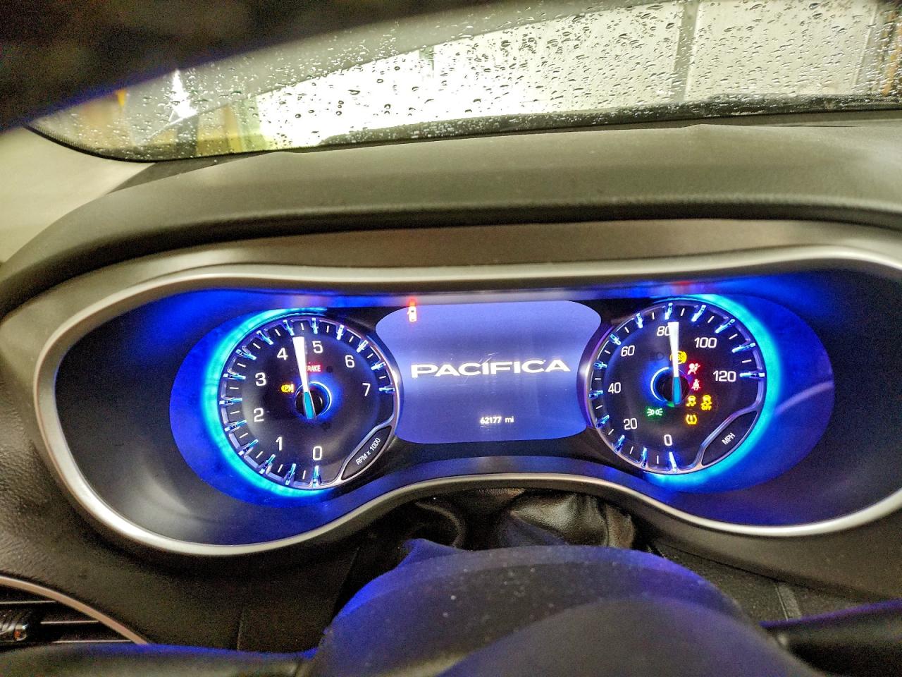 2023 CHRYSLER PACIFICA TOURING L photo 25