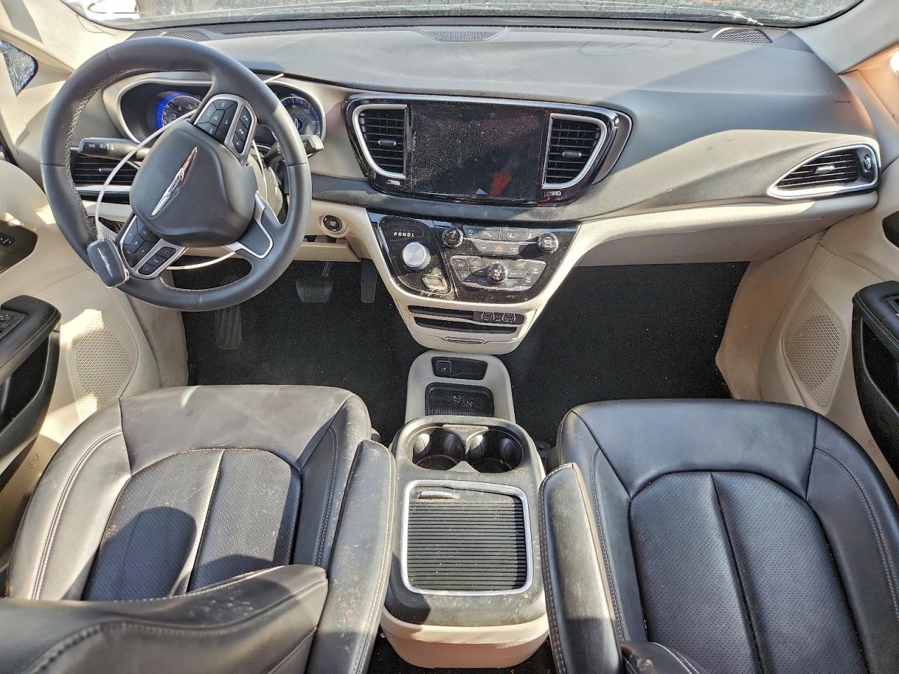 2023 CHRYSLER PACIFICA TOURING L photo 22