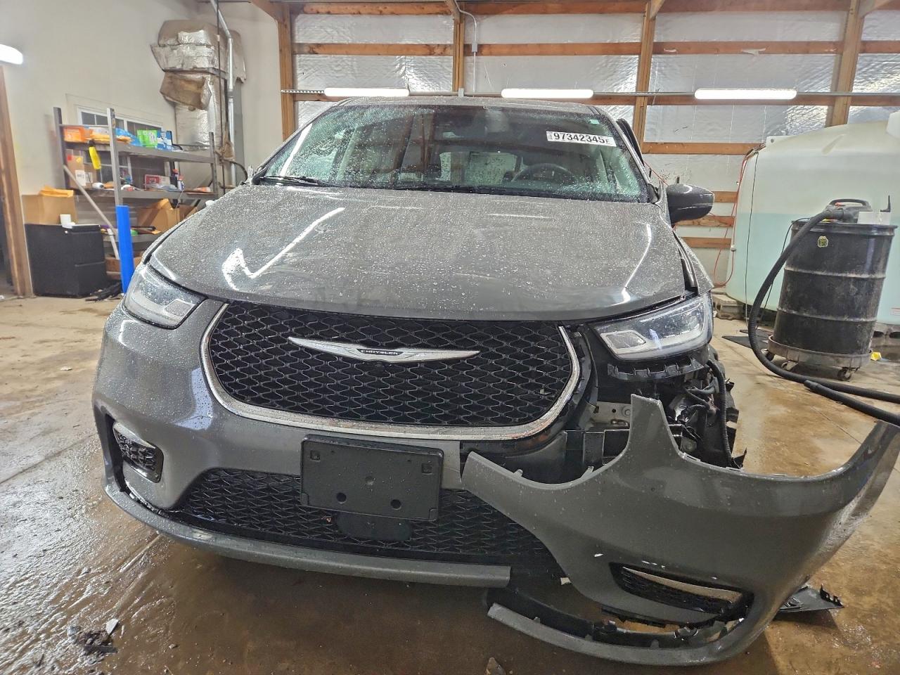 2023 CHRYSLER PACIFICA TOURING L photo 13