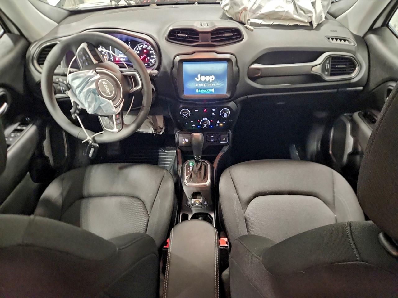 2023 JEEP RENEGADE LATITUDE photo 8