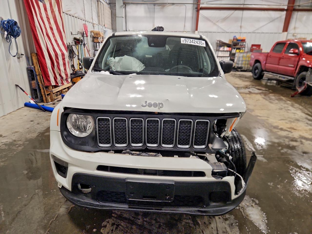 2023 JEEP RENEGADE LATITUDE photo 5