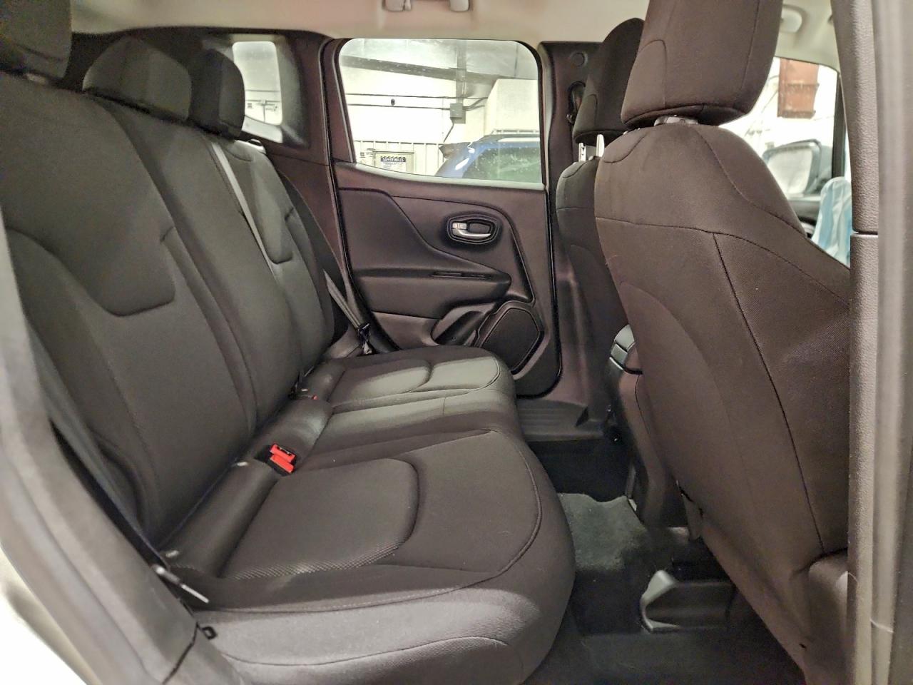 2023 JEEP RENEGADE LATITUDE photo 11