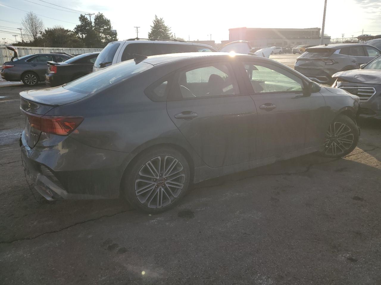 2023 KIA FORTE GT photo 3