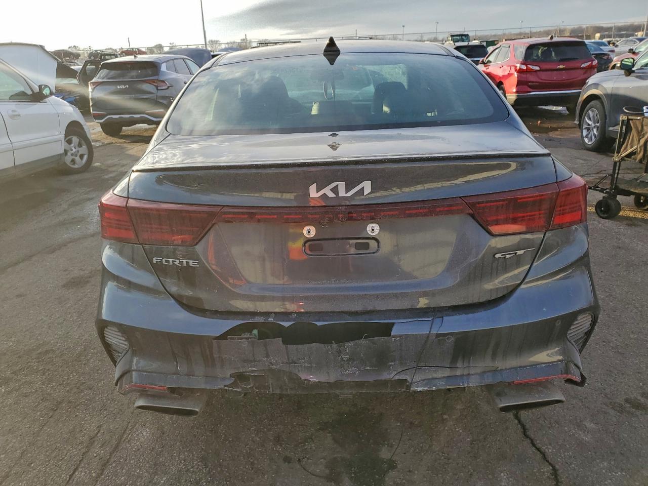 2023 KIA FORTE GT photo 6