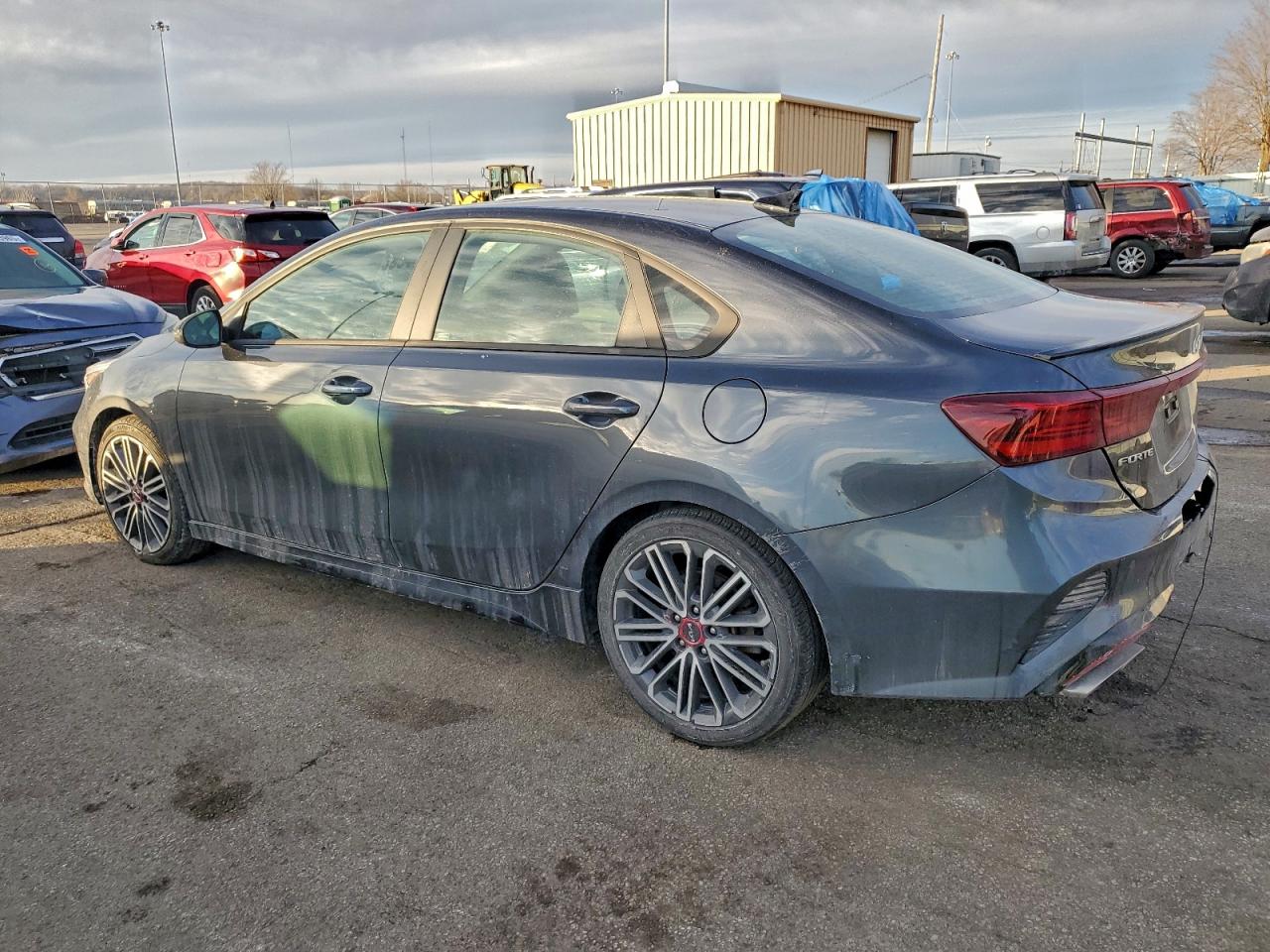 2023 KIA FORTE GT photo 2