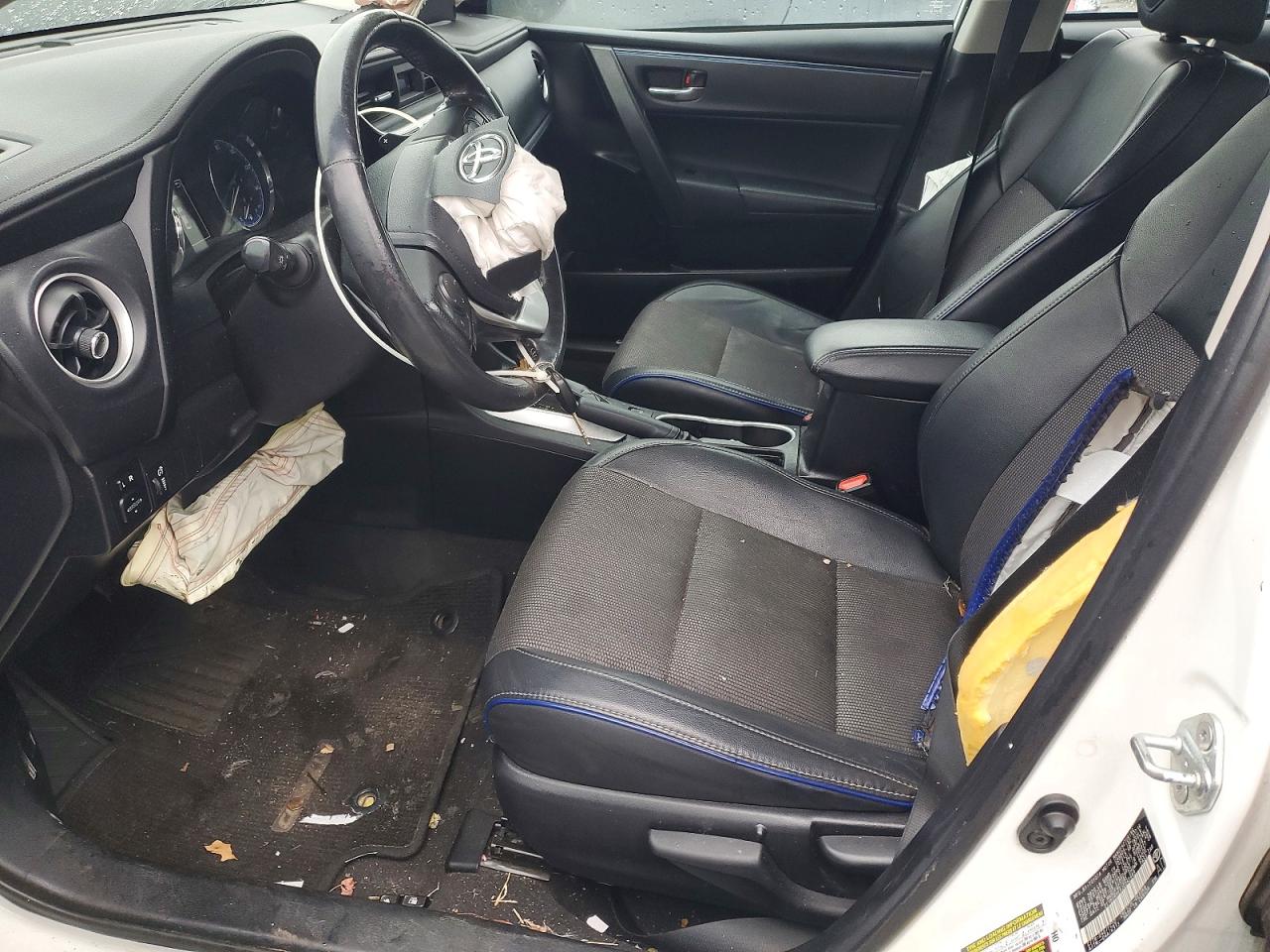 2018 TOYOTA COROLLA L photo 13