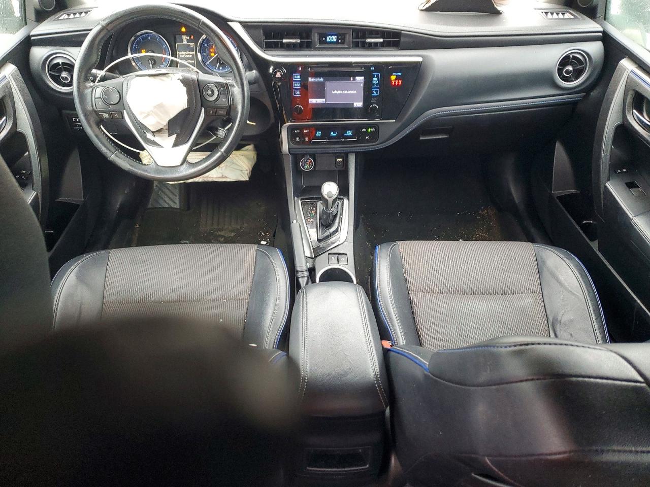 2018 TOYOTA COROLLA L photo 15