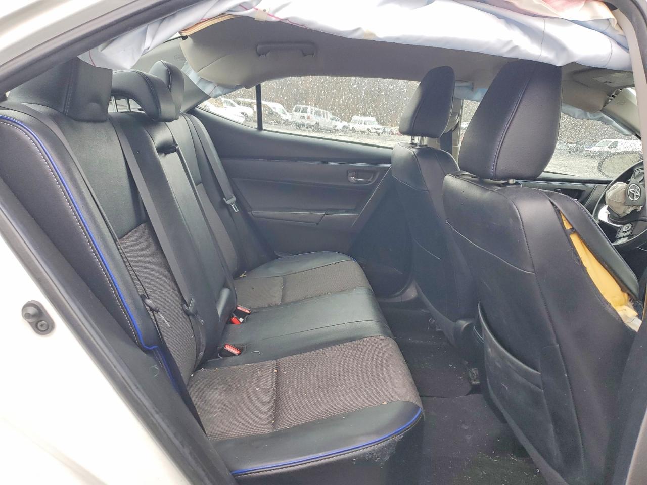 2018 TOYOTA COROLLA L photo 19