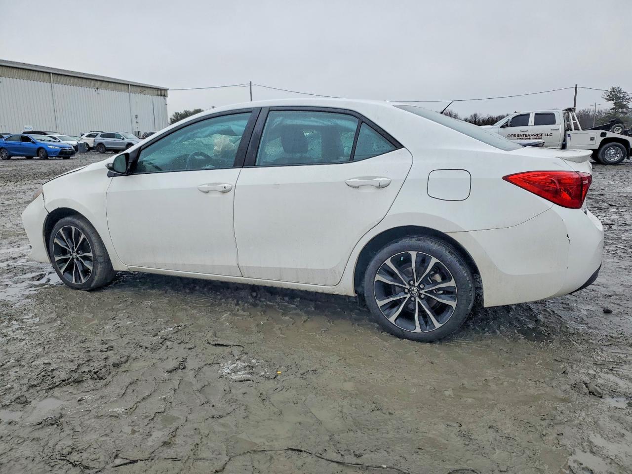 2018 TOYOTA COROLLA L photo 3