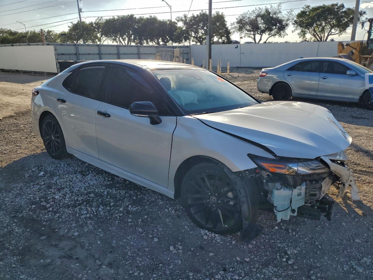 2021 TOYOTA CAMRY XSE photo 4