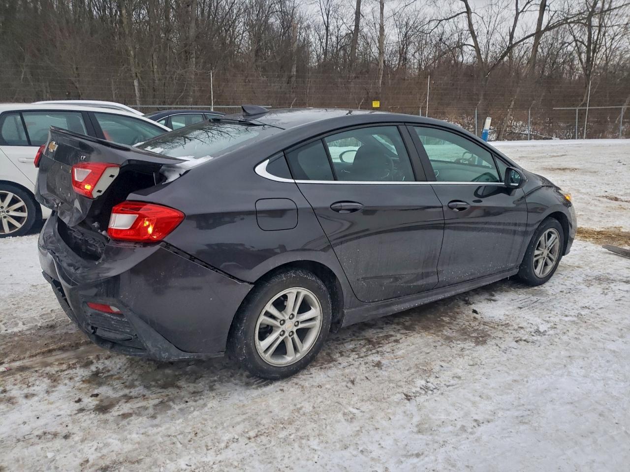 2016 CHEVROLET CRUZE LT photo 3