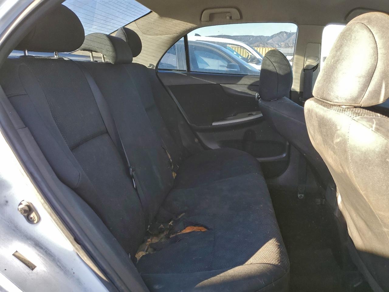 2010 TOYOTA COROLLA BASE photo 19