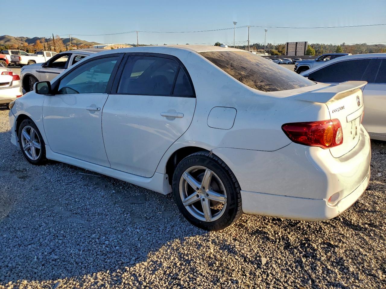 2010 TOYOTA COROLLA BASE photo 3