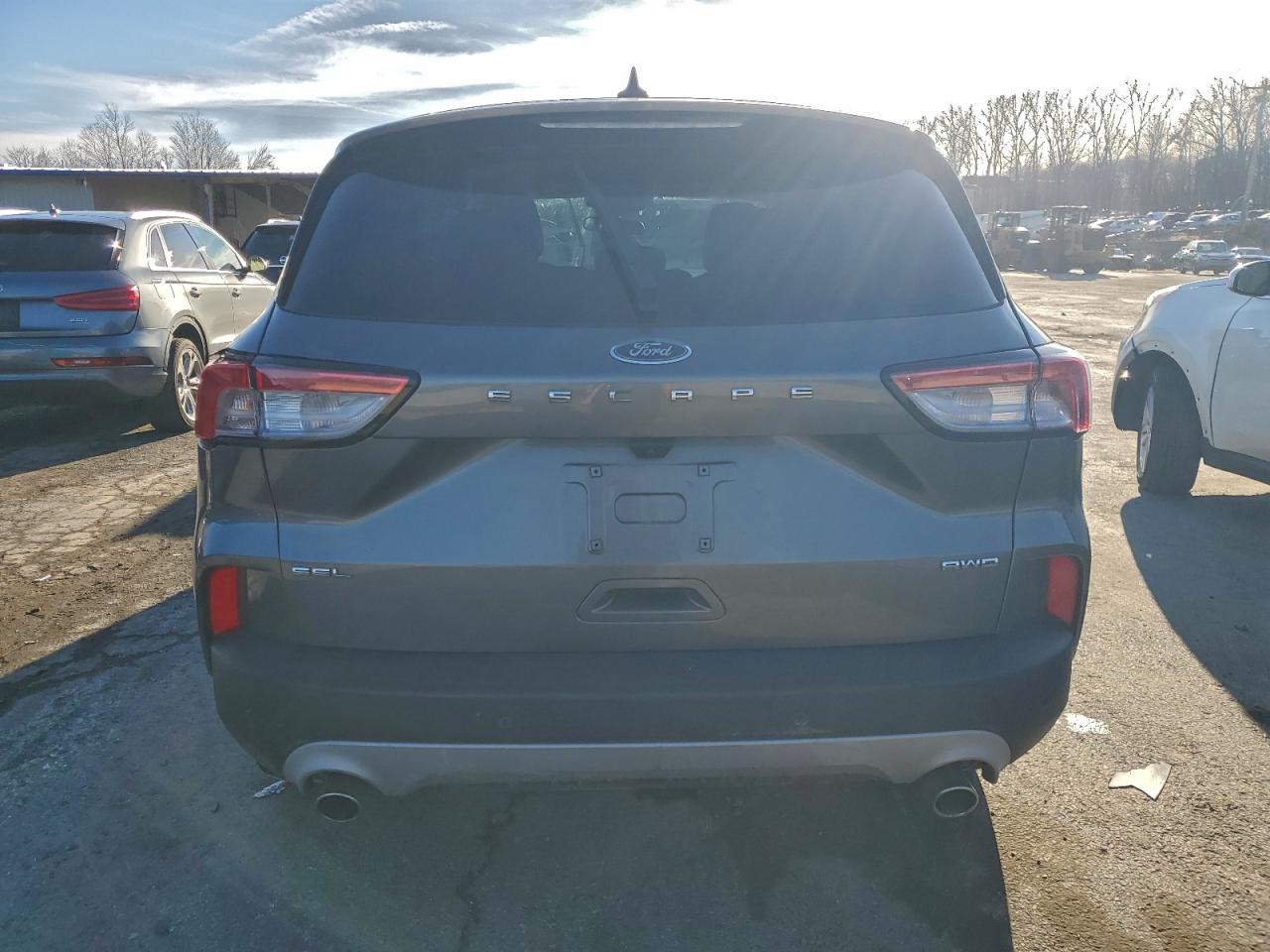 2022 FORD ESCAPE SEL photo 16