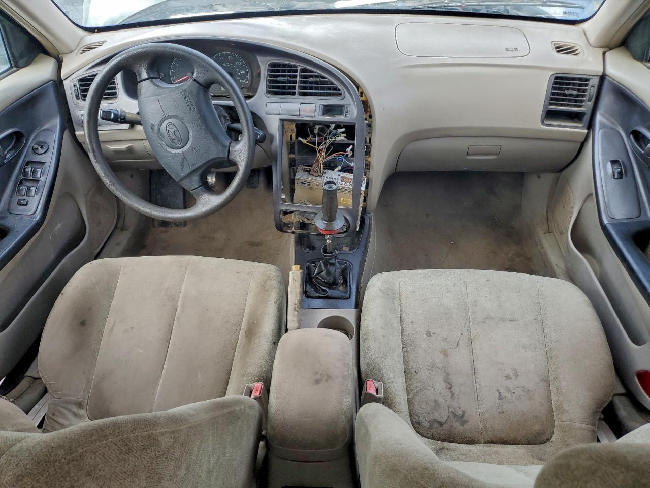 2001 HYUNDAI ELANTRA GLS photo 8