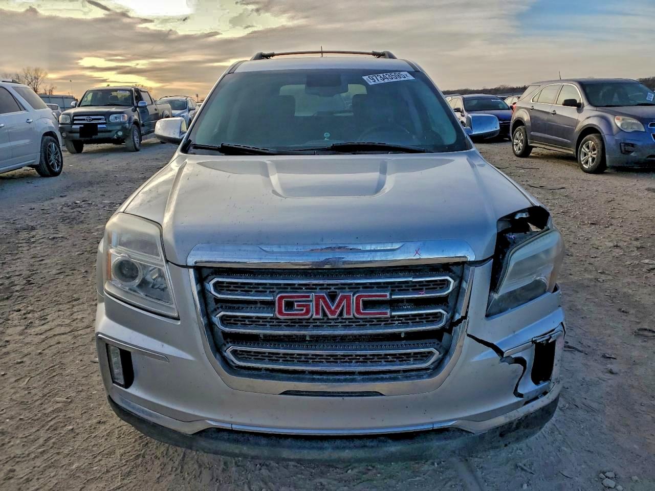 2017 GMC TERRAIN SLE photo 5