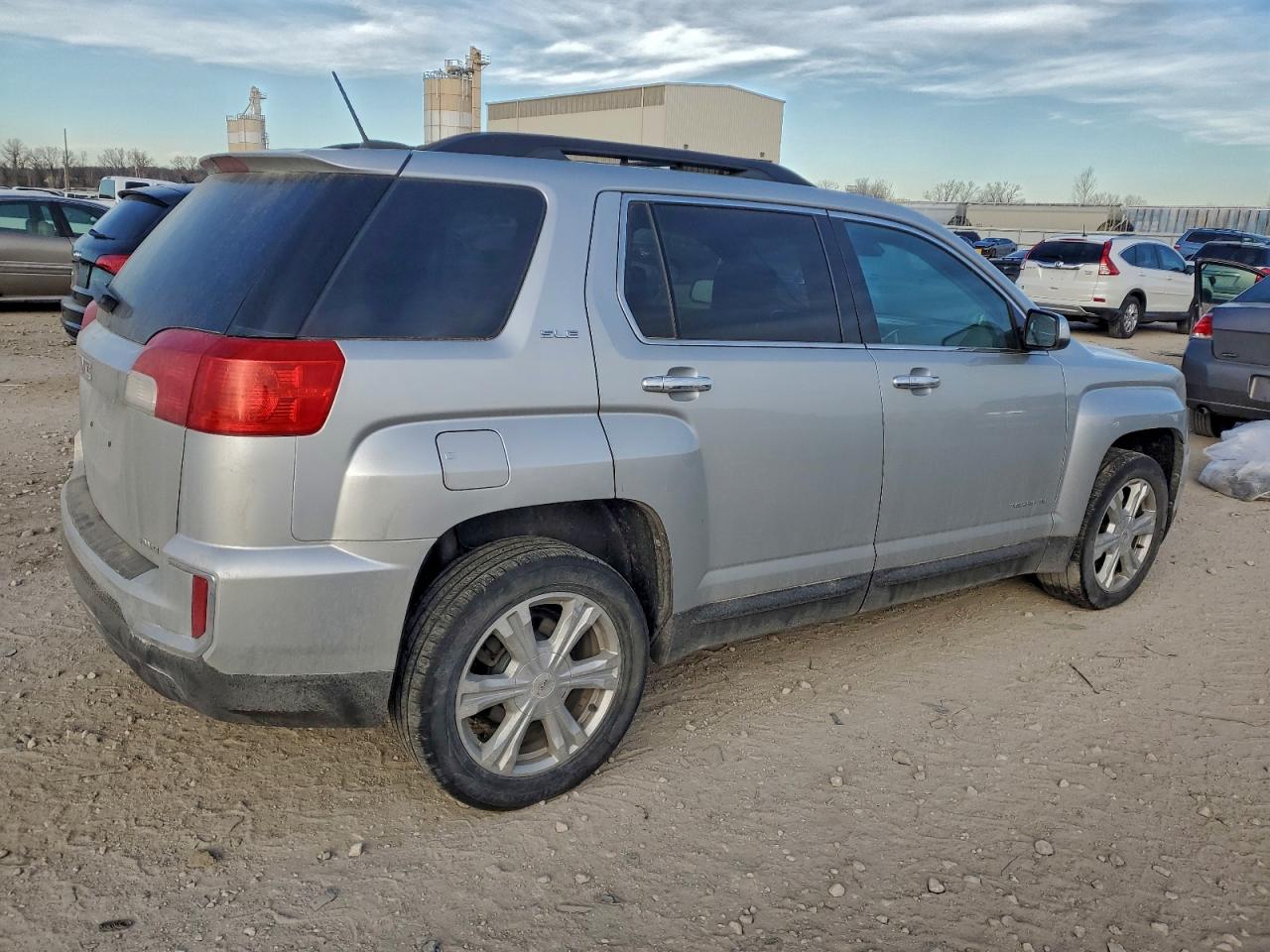 2017 GMC TERRAIN SLE photo 3