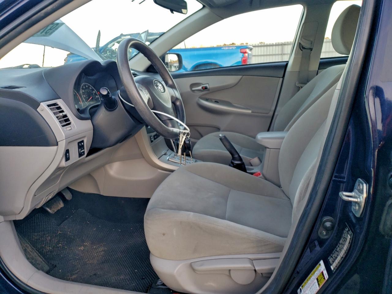 2013 TOYOTA COROLLA BASE photo 7
