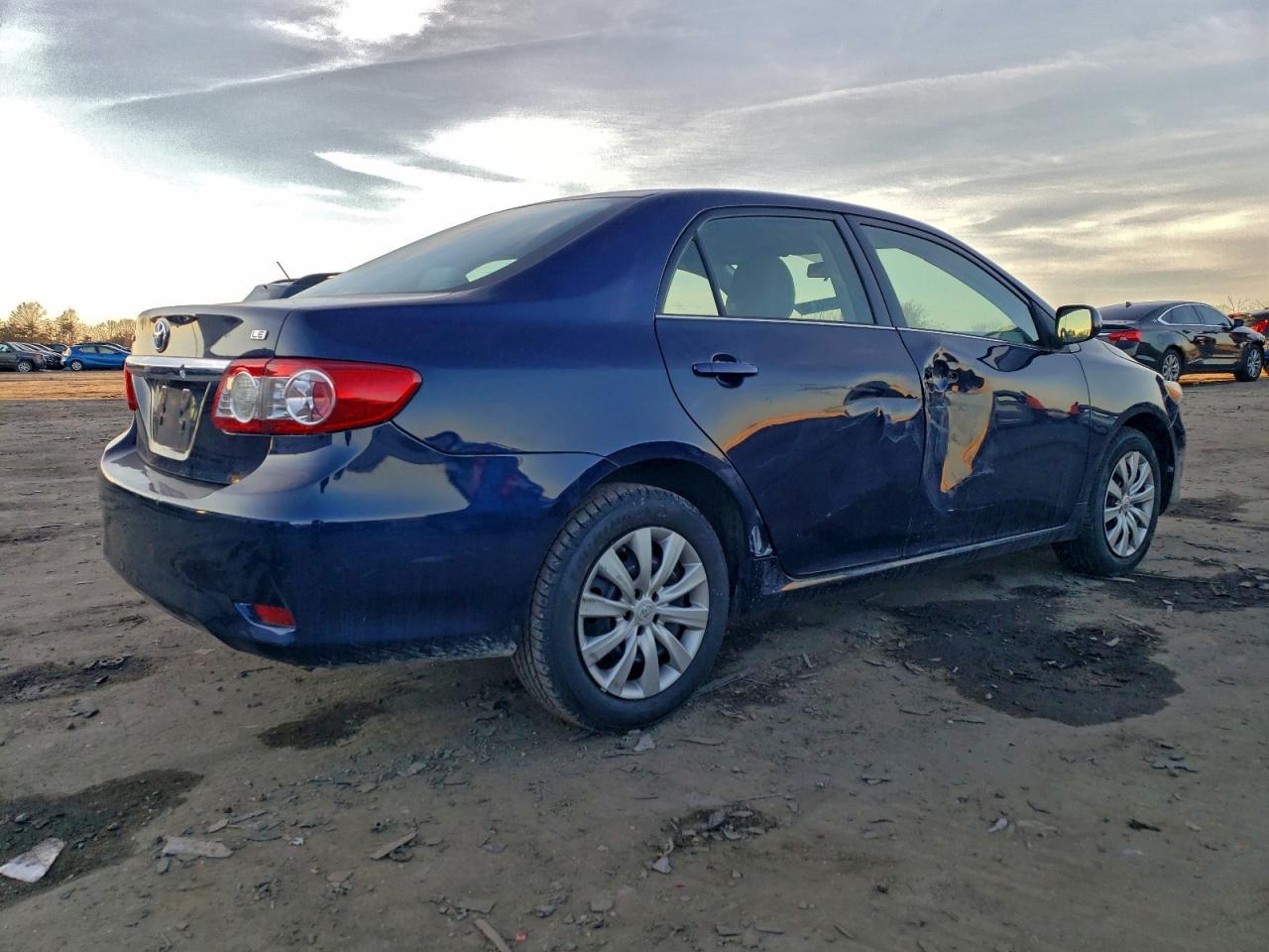 2013 TOYOTA COROLLA BASE photo 3