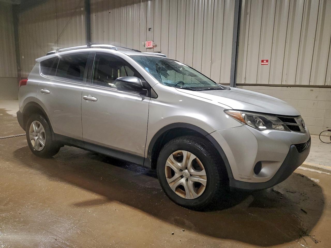 2015 TOYOTA RAV4 LE photo 4