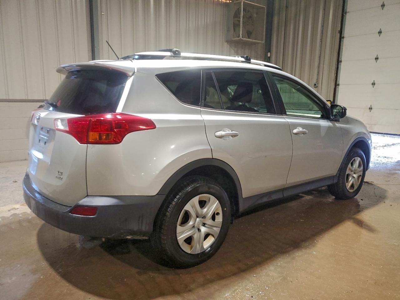 2015 TOYOTA RAV4 LE photo 3