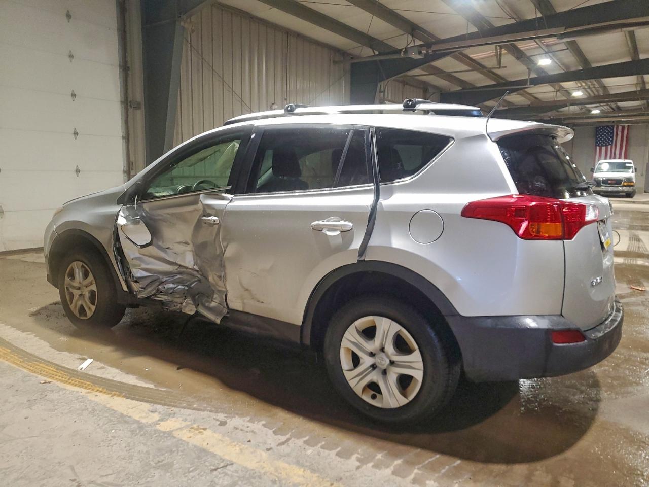 2015 TOYOTA RAV4 LE photo 2