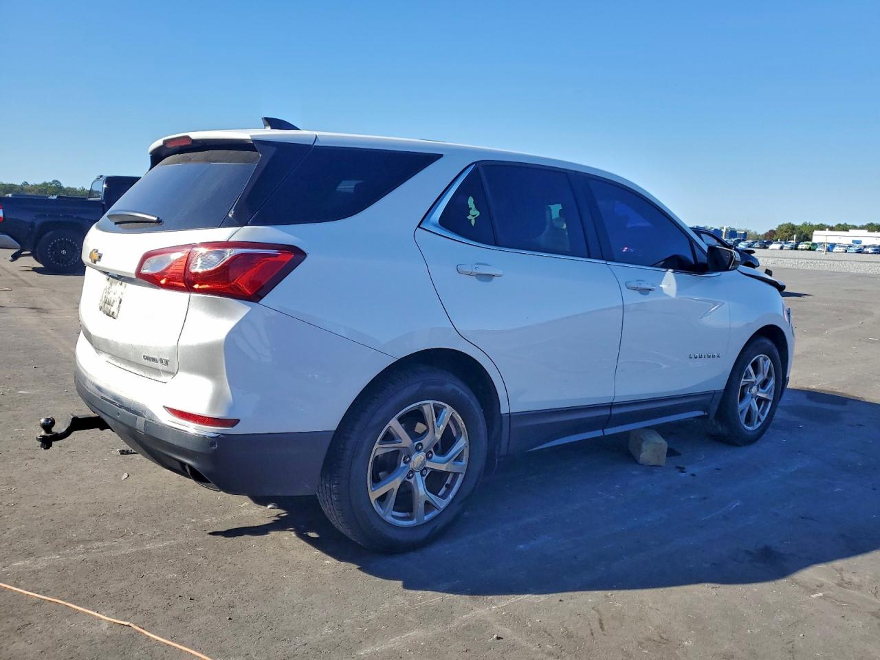 2018 CHEVROLET EQUINOX LT photo 3