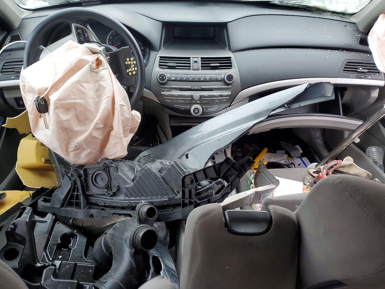 2011 HONDA ACCORD LX photo 8